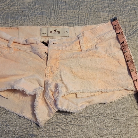 Hollister Women's Cream Shorts - Picture 1 of 4